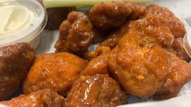 Boneless Wings (20).
